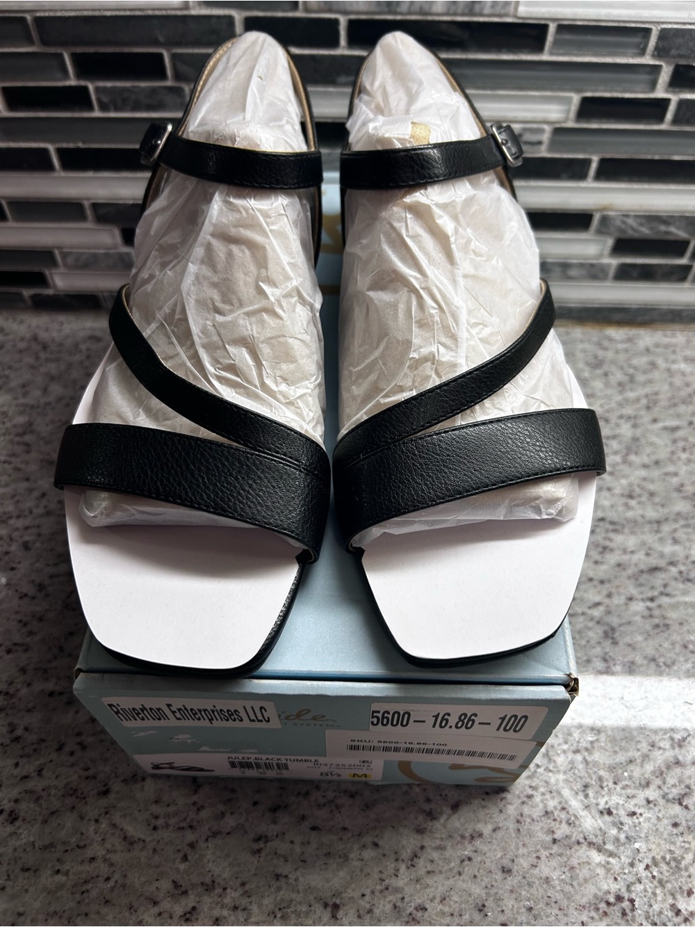 Lifestride Julep Black Strappy Square-Toe Sandals size 8.5 NWT
